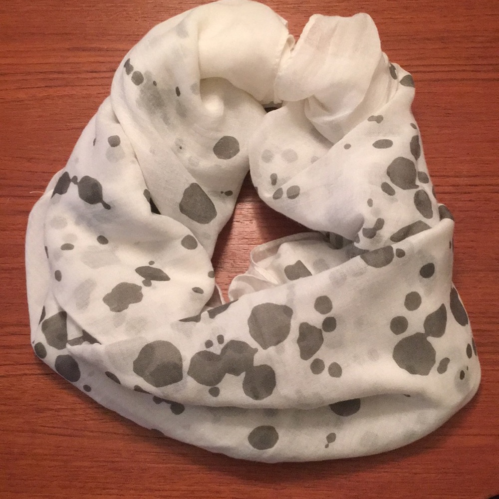 Light scarf - Picture 2 of 2
